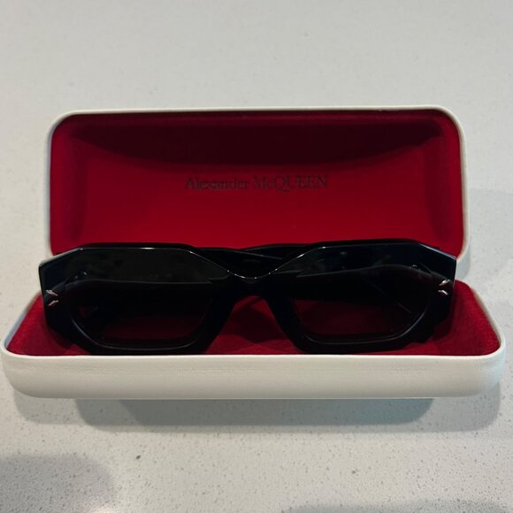 McQueen MQ0342S Rectangular Black Sunglasses With Bold Frame - Picture 11 of 12
